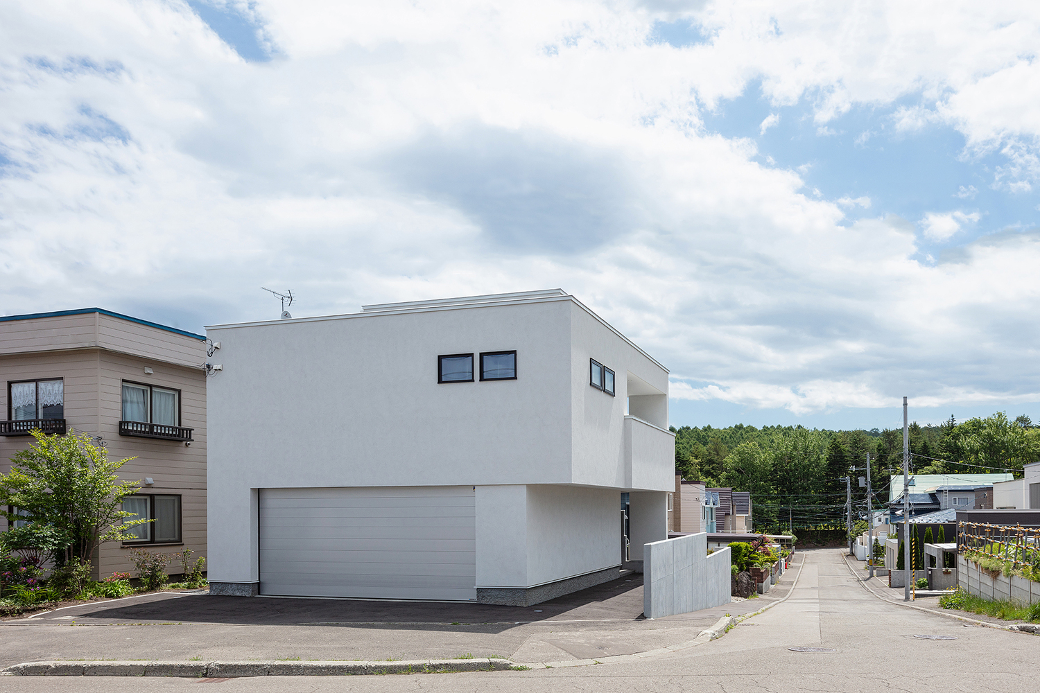 地形を生かした4層スキップフロアの住まい